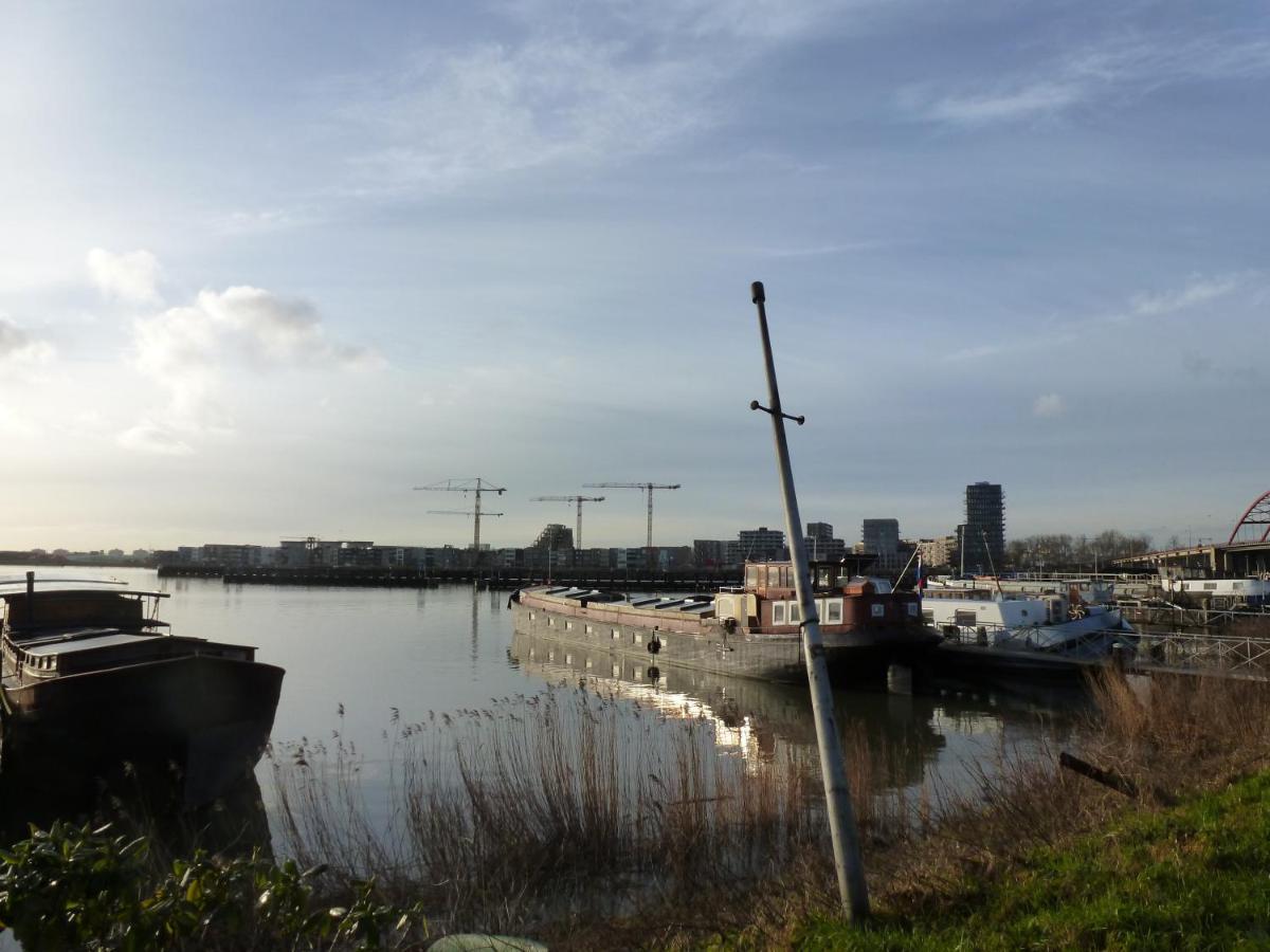 Bed In Boat Amsterdam Bed & Breakfast エクステリア 写真